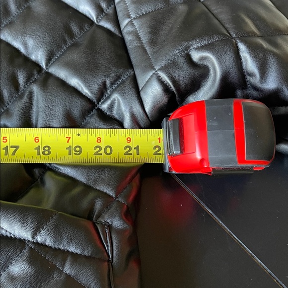 Z Supply quilted faux leather cropped jacket. Size M - Picture 8 of 10